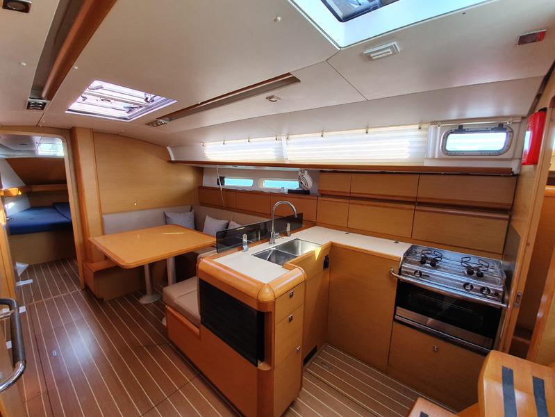 Book yachts online - sailboat - Jeanneau Sun Odyssey 409 - T-Punch - rent