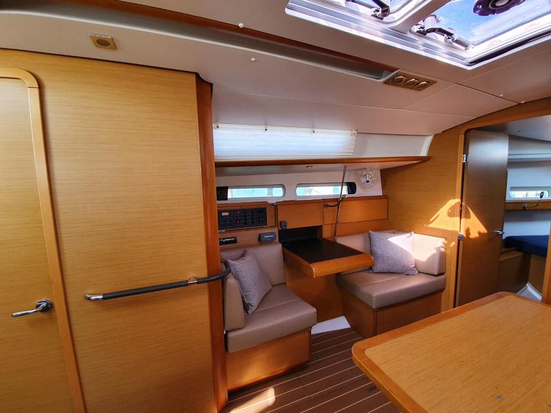 Book yachts online - sailboat - Jeanneau Sun Odyssey 409 - T-Punch - rent