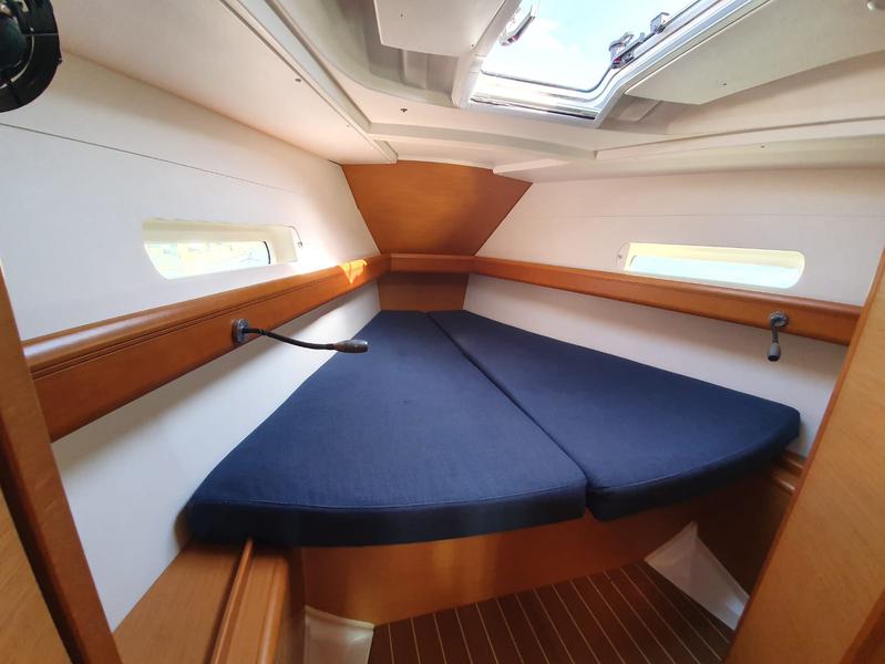 Book yachts online - sailboat - Jeanneau Sun Odyssey 409 - T-Punch - rent