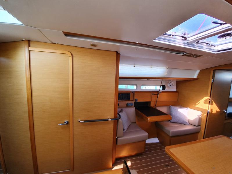 Book yachts online - sailboat - Jeanneau Sun Odyssey 409 - T-Punch - rent