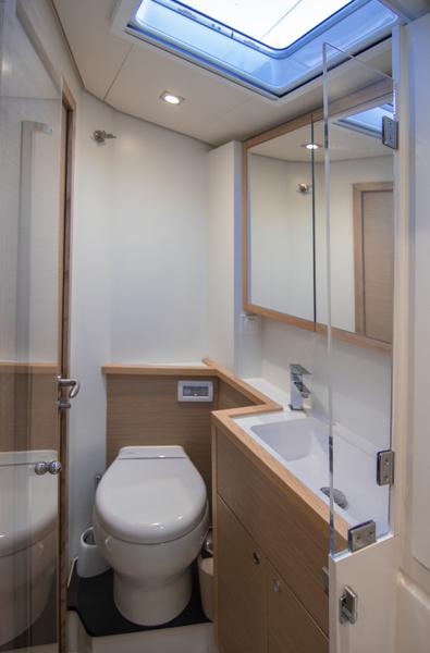 Book yachts online - catamaran - Lagoon 560 - Cool Change - rent