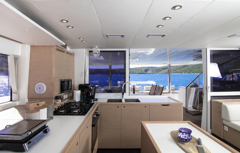 Book yachts online - catamaran - Lagoon 560 - Cool Change - rent