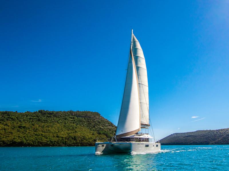 Book yachts online - catamaran - Lagoon 560 - Cool Change - rent