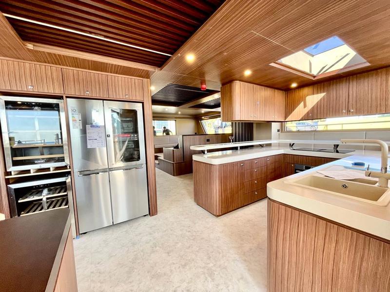 Book yachts online - powercatamaran - Ocean Beast 65 Fly - Inka - rent