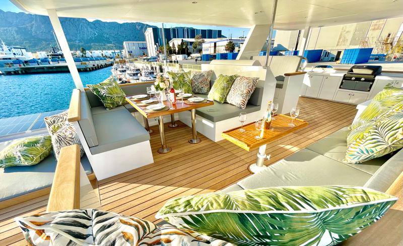 Book yachts online - powercatamaran - Ocean Beast 65 Fly - Inka - rent