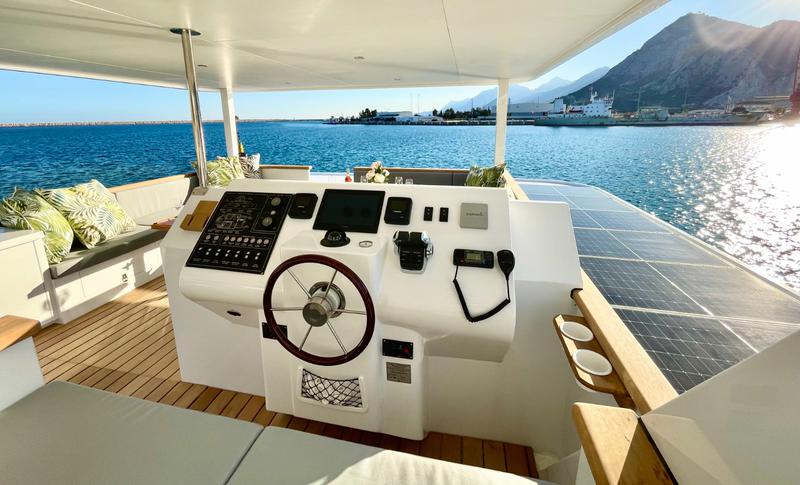 Book yachts online - powercatamaran - Ocean Beast 65 Fly - Inka - rent