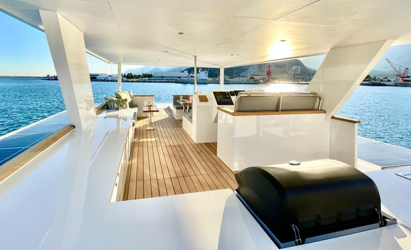 Book yachts online - powercatamaran - Ocean Beast 65 Fly - Inka - rent